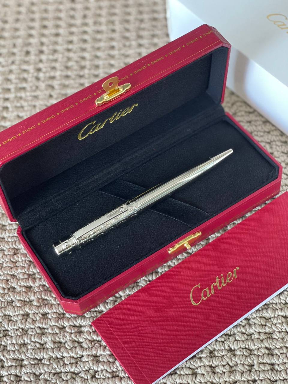 CARTIER
Pen ✍️*
*New Collection*
*Master Quality*
190 dhs✅

Zain179
♥️♥️♥️
