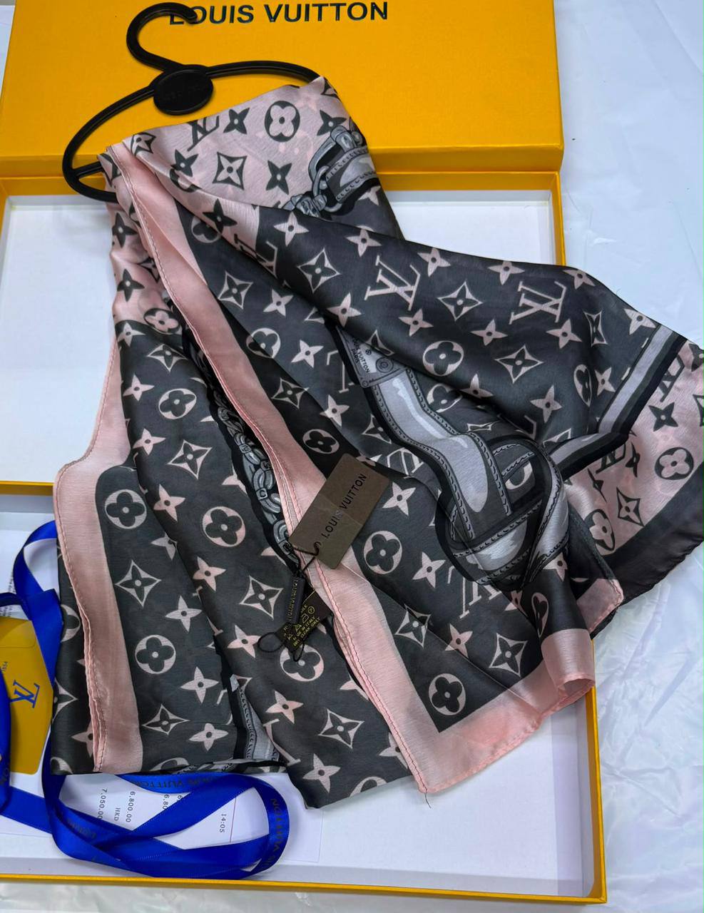silk scarf 
40 dhs

Zain93
♥️♥️♥️