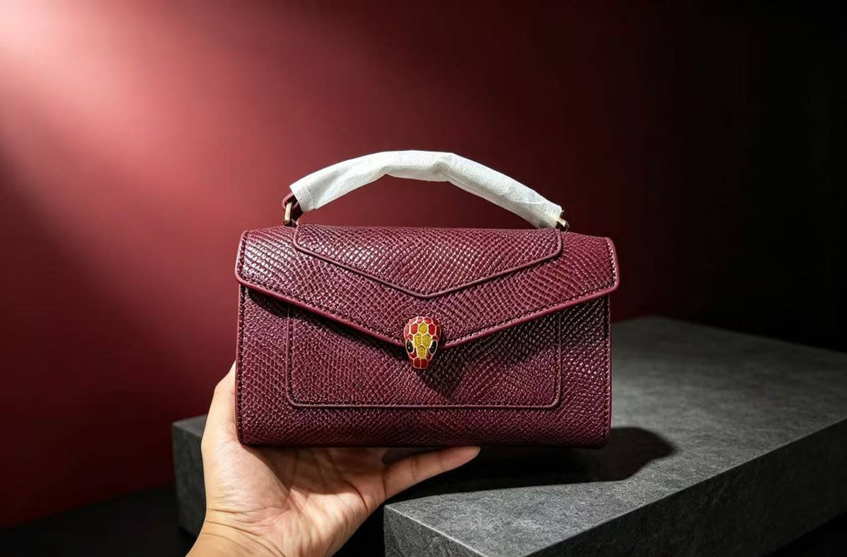 Bvlgari

125 dhs
With box

Zain143
♥️♥️♥️