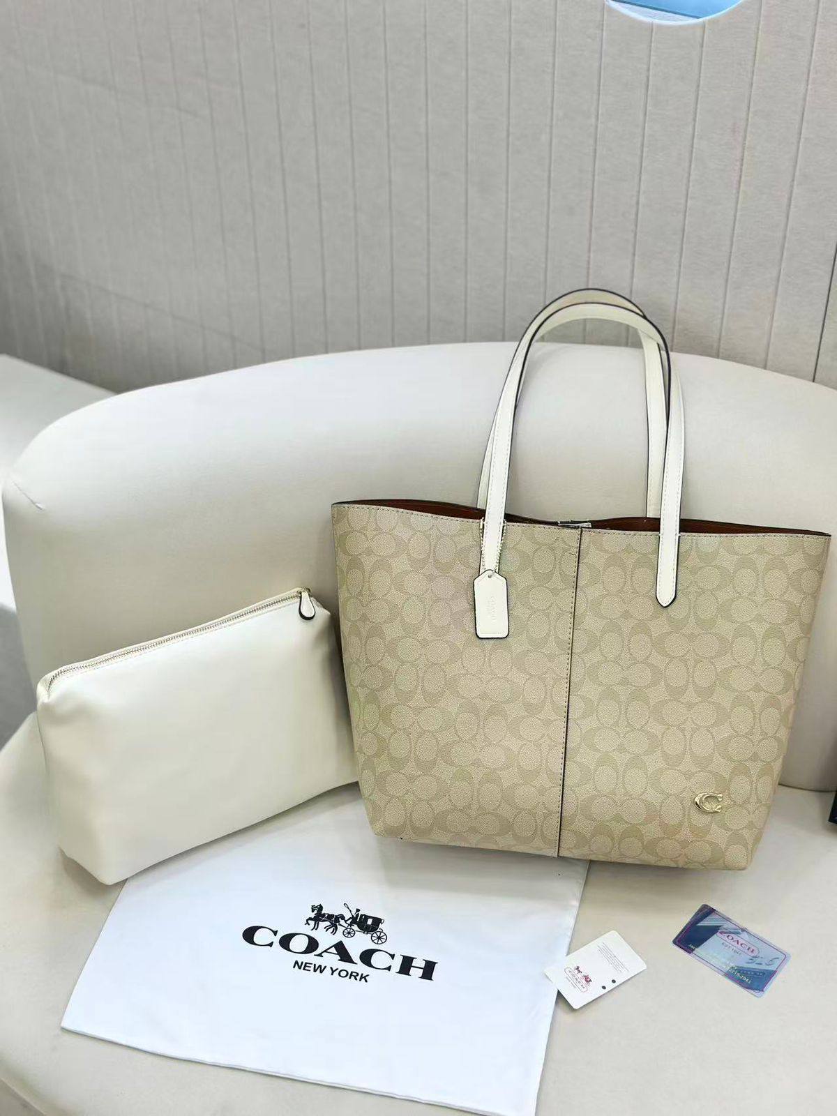 Coach

110 dhs🪙🌨️

Zain253
♥️♥️♥️