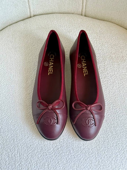 chanel

 Super AAA + Quality 💯 

With original packing🎁🎁
 SIZE:36and42

Available now 
430 dhs🇦🇪🇦🇪

Zain309
♥️♥️♥️