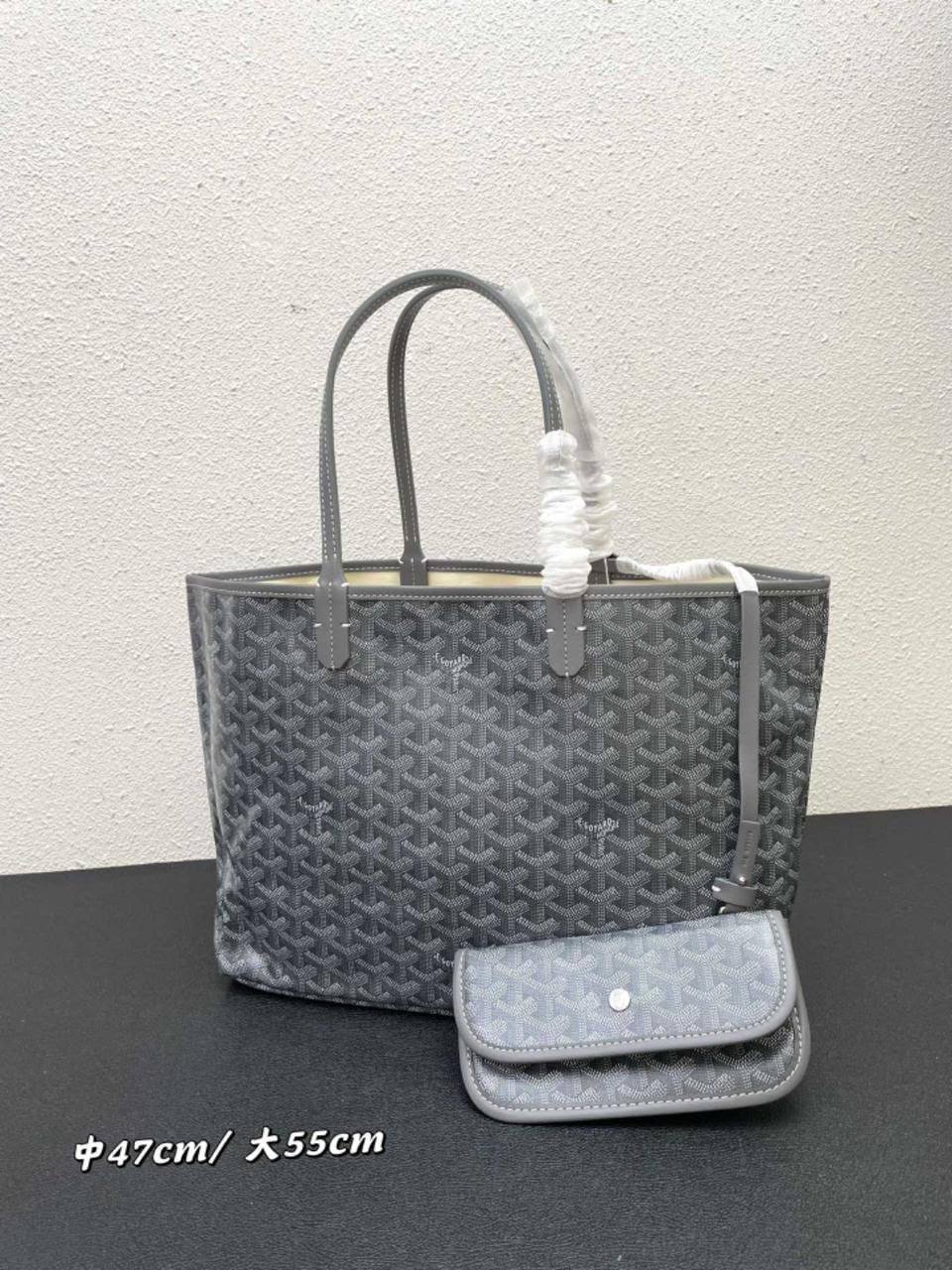Goyard 🫶🏼🫶🏼
Master
220 dhs💓

Zain297
♥️♥️♥️