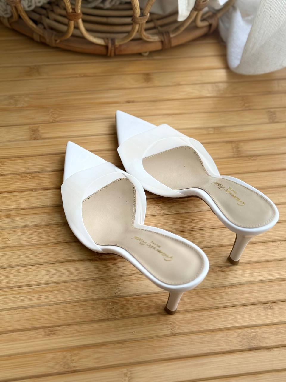 Gianvito Rossi
Super Master
𝗦𝗶𝘇𝗲 𝟯𝟲 𝘁𝗼𝗼 𝟰𝟭 
450 dhs💛

Zain303
♥️♥️♥️