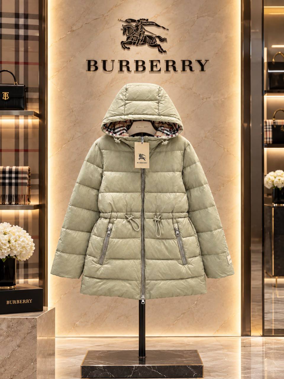 *New collections*
*BURBERRY*
*Super Master quality*
*Sizes:S M L* 
630 dhs🇦🇪🇦🇪

Zain308
♥️♥️♥️