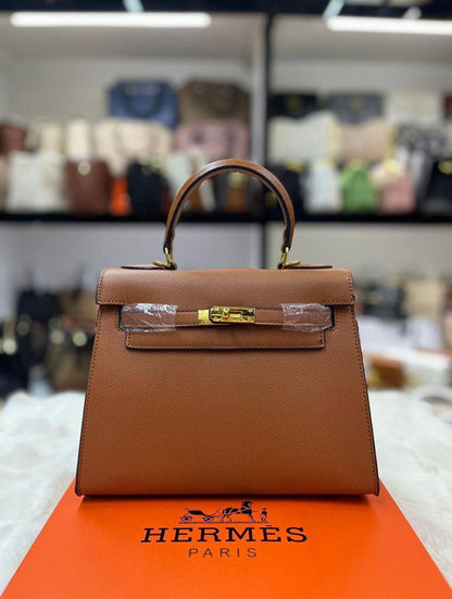 HERMES 
GOOD QUALITY 💯
105 dhs🗽

WITH BOX 📦

Zain28
♥️♥️♥️