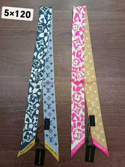 Scarf silk  
45 dhs🇦🇪🇦🇪 with box

Zain312
♥️♥️♥️