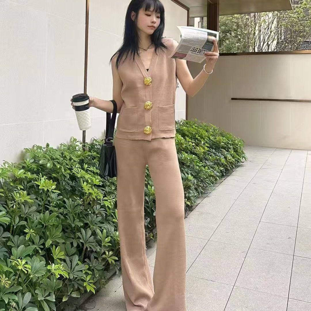 Now offer 
One set 
90 dhs🪙

Zain138
♥️♥️♥️