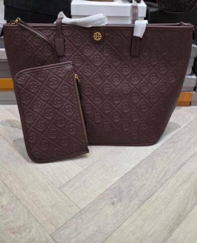 Tory Burch
100 dhs✅

Zain72
♥️♥️♥️
