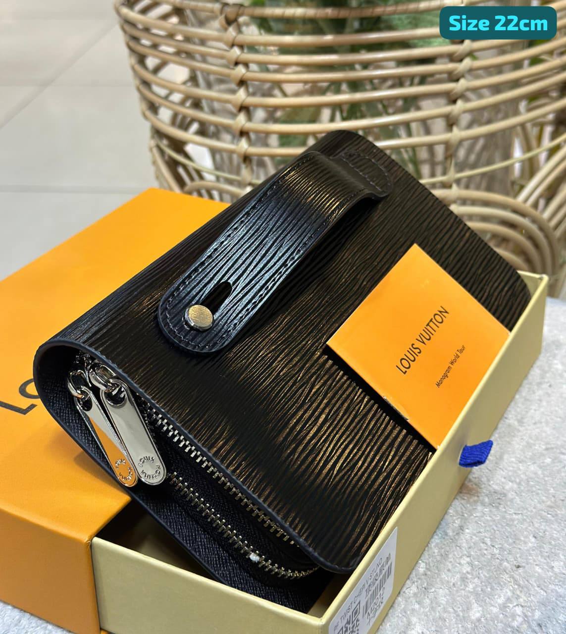 LV
Good quality 
with box
🎁🎁🎁

110 dhs🇦🇪

Zain186
♥️♥️♥️
