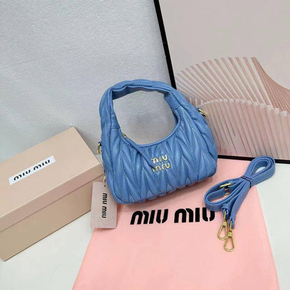 Miu Miu
withbox 
100 dhs🇦🇪🇦🇪

Zain143
♥️♥️♥️