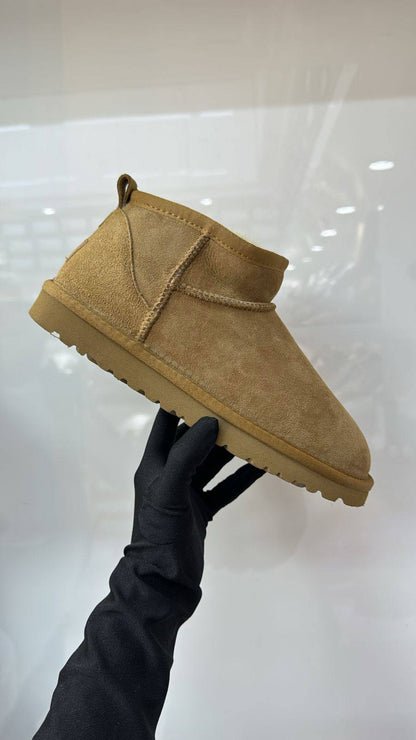 UGG
SIZE  ……… 36-42
QUALITY……MASTER
250 dhs🪙🌨️

Zain119
♥️♥️♥️