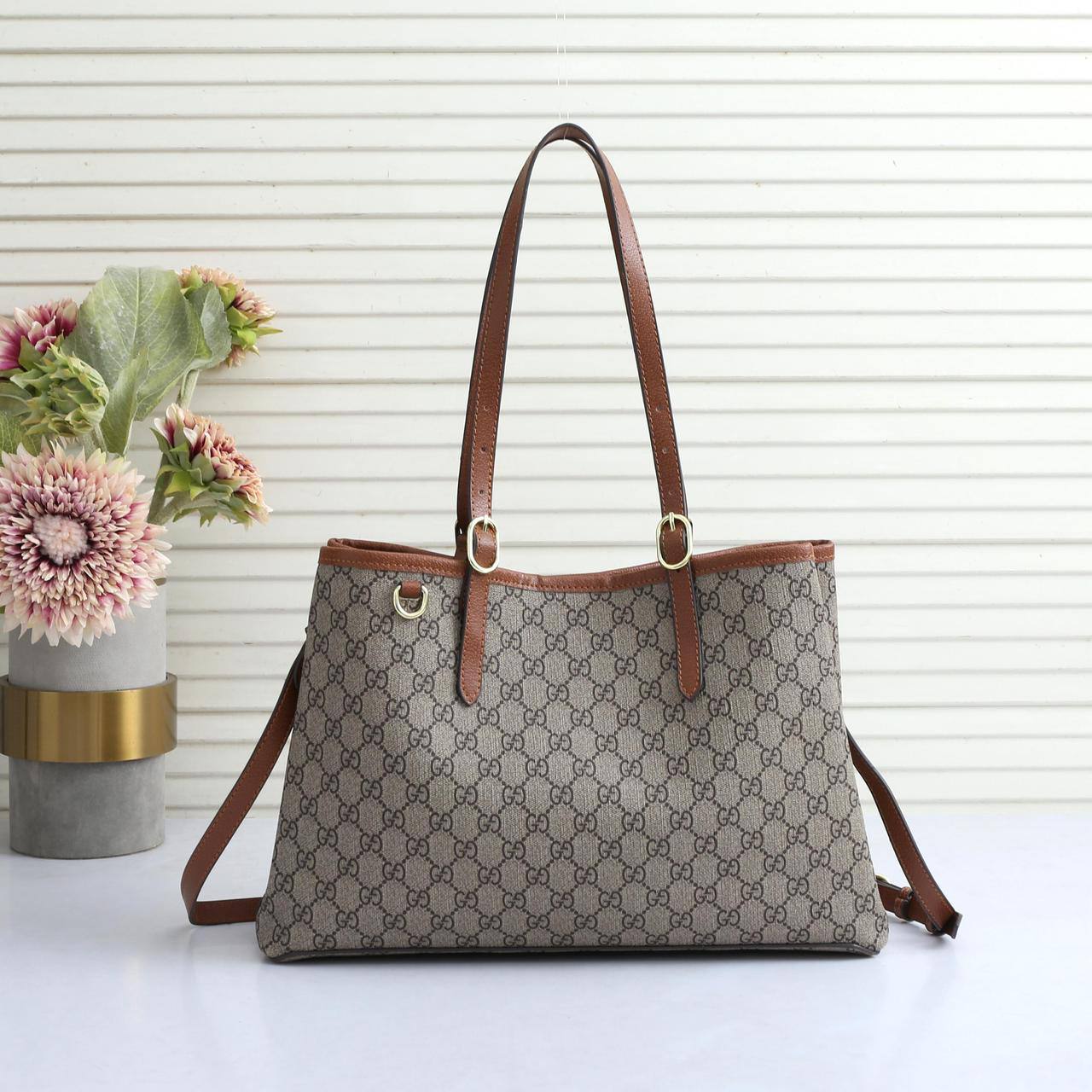 Gucci
High quality
Size: 37cm
115 dhs❣️

Zain50
♥️♥️♥️