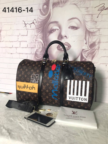 LV
Travel Bags
good quality 
130 dhs✅

Zain137
♥️♥️♥️