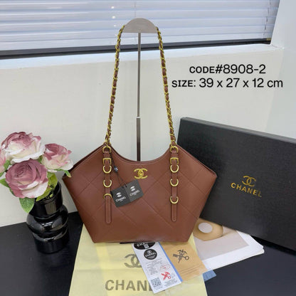 CHANEL ᴍᴀxɪ ᴛᴏᴛᴇʙᴀɢ
ɪɴ ɢᴏʟᴅ ᴄʜᴀɪɴ ʙᴇʟᴛ sᴛʀᴀᴘ
ʜᴀʀᴅ ʟᴇᴀᴛʜᴇʀ ᴍᴀᴛᴇʀɪᴀʟ
sɪᴢᴇ : 39 cm
NO BOX

80 dhs💓

Zain31
♥️♥️♥️