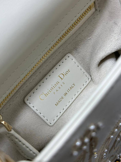DIOR ✨💕✨
💯
SuperMaster Quality 🔥🔥
Available Now ❤️❤️❤️
For Price 👇 WhatsApp✅
0568585901 
0507557372
0552275751 Owner Zain 👌

Zain121
♥️♥️♥️