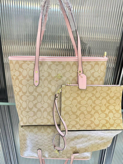 COACH
Size     42cm
95 dhs🪙🌺

Withbox  
🎁🎁🎁

high quality

Zain04
♥️♥️♥️