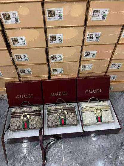Gucci
95 dhs✅
size：18cm
High-quality with box

Zain35
♥️♥️♥️