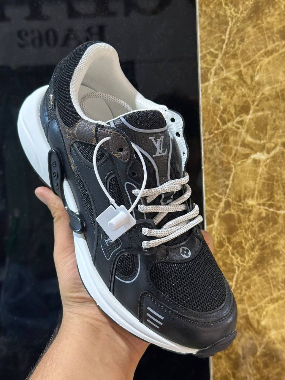 LV

size 36 to 41

110 dhs🇦🇪🇦🇪

Zain146
♥️♥️♥️