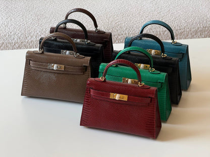 Hermes
minikelly 19cm💥Master quality ✅with box📦
610 dhs❣️

Zain52
♥️♥️♥️