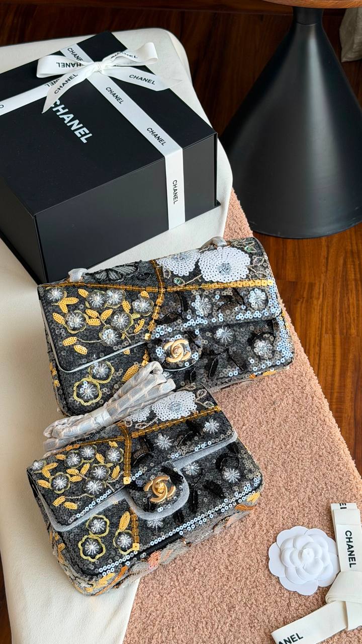 Chanel
NEW CHANEL 
LIMITED Edition
*SiZe 25 & 20 CM*
*✨VIP QUALITY✨*
*with complete packing*🎁
For Price 👇 WhatsApp✅
0568585901 
0507557372
0552275751 Owner Zain 👌

Zain280
♥️♥️♥️