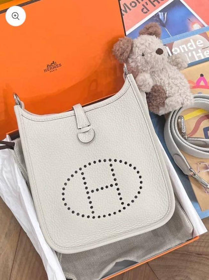 Hermes 
90 dhs🇦🇪🇦🇪 
with box

Zain235
♥️♥️♥️