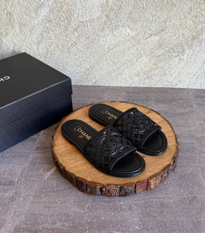 CHANEL 💫😍
SuperMaster Quality 💯
450 dhs✅
Size: 36-41 💥

Zain171
♥️♥️♥️