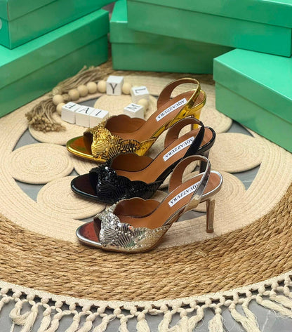 New Aqua heel 

Size. 36 to 41 
125 dhs🇦🇪🇦🇪

Zain80
♥️♥️♥️