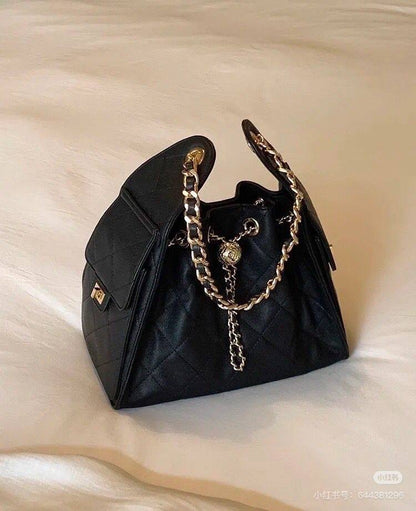 Celine
90 dhs🪙🖤

size:22cm 

with box
🎁🎁🎁

Zain07
♥️♥️♥️
