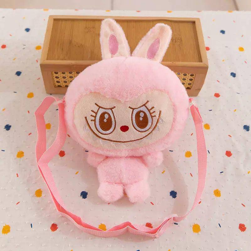 🎄Christmas gifts 🎉 Offer 🎊 
⛄️ LABUBU Bag 
Nice quality
Size ： 30 * 15 cm
30 dhs🪙🌨️

Zain115
♥️♥️♥️