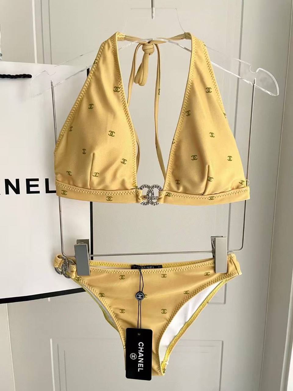 LV - Chanel - Gucci
Women’s Bikini
Master Quality 
SML
250 dhs✅

Zain278
♥️♥️♥️