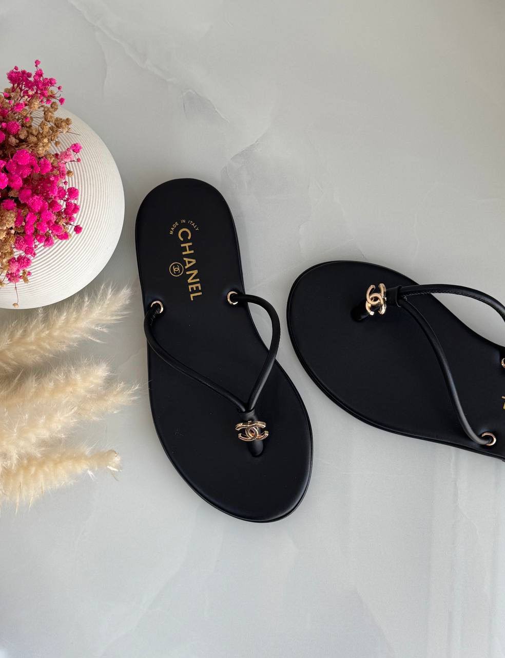 Chanel
*Vip quality*
*Size:36 to 41*
450 dhs✅

Zain113
♥️♥️♥️