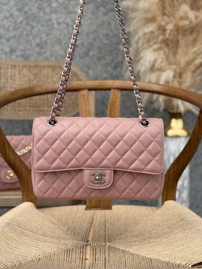 CHANEL
25cm
370 dhs✅
Top quality 
With box🎁

Zain167
♥️♥️♥️