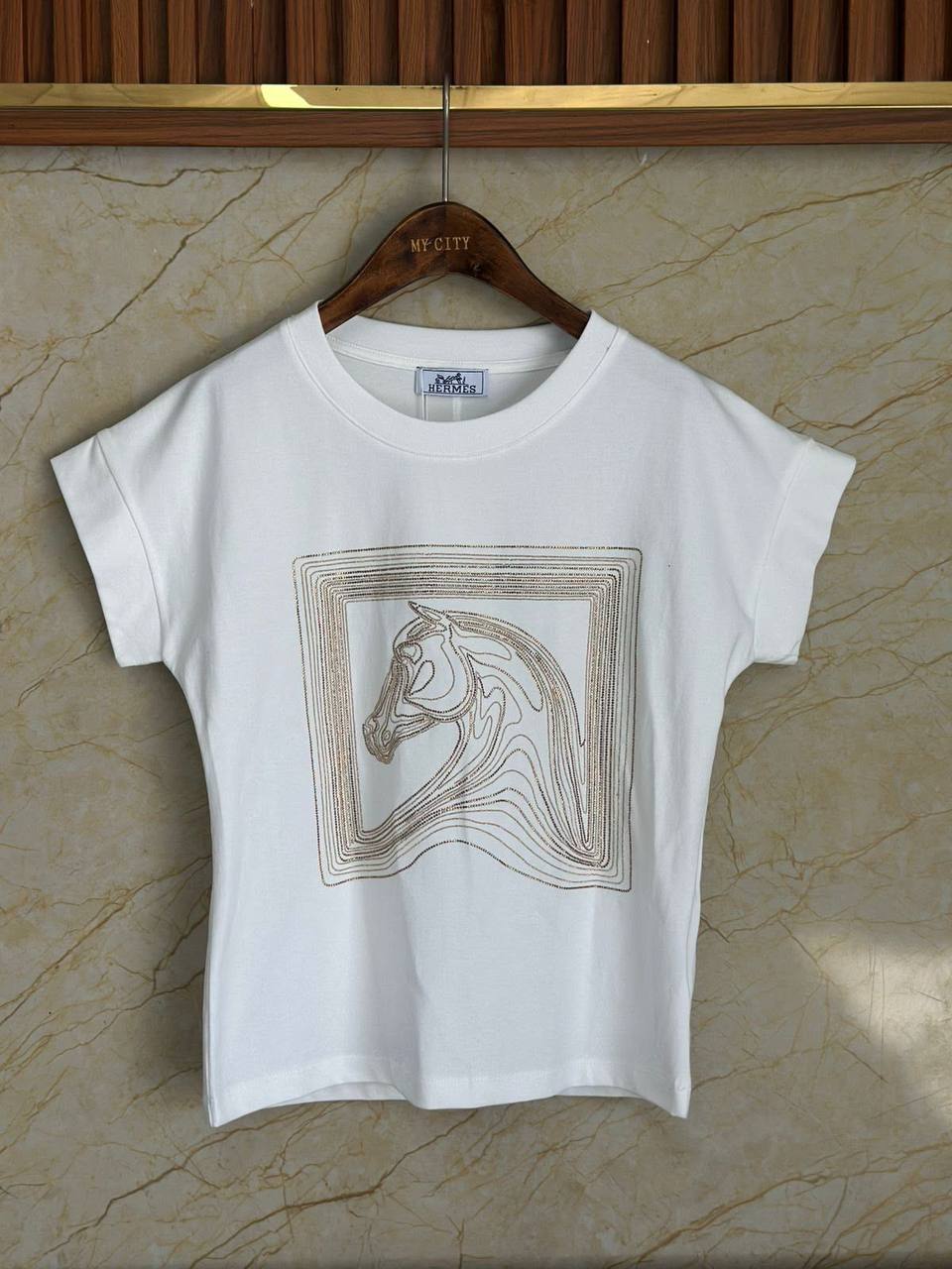 HERMES
Women’s Tshirt 
Master Quality 
SML
280 dhs💓

Zain276
♥️♥️♥️