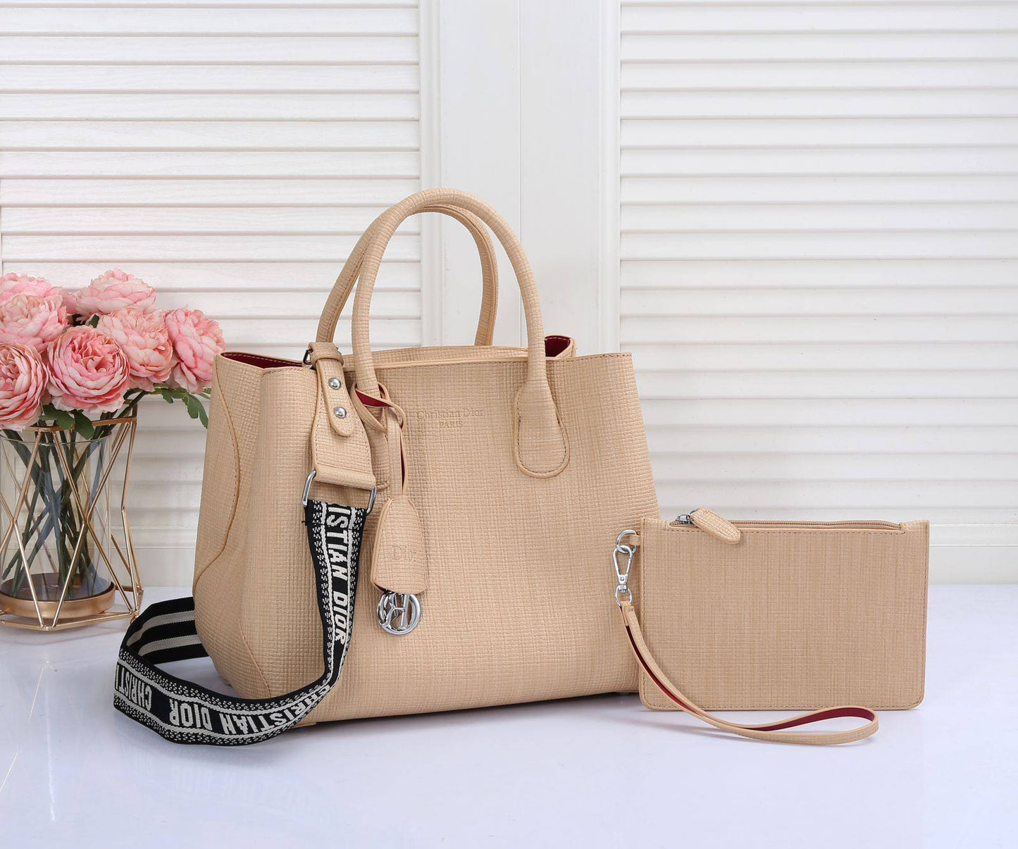 DIOR 
GOOD QUALITY 
90 dhs🇦🇪🇦🇪

Zain39
♥️♥️♥️