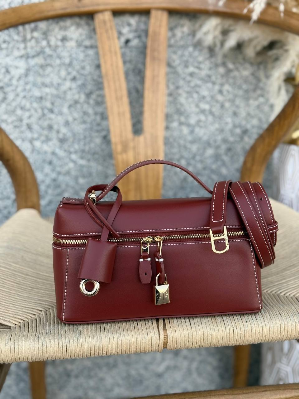 LORO PIANA
22cm
350 dhs🇦🇪
Top quality 
With box🎁

Zain167
♥️♥️♥️