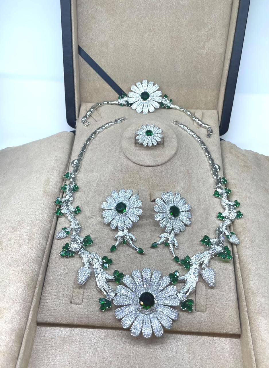 Necklaces 

350 dhs🇦🇪 set with same box

280 dhs🇦🇪 set without box

Zain122
♥️♥️♥️