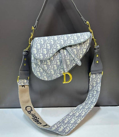 DIOR 

NEW CAME 
GOOD QUALITY 

WITH BOX 

110 dhs🇦🇪🇦🇪🇦🇪

Zain295
♥️♥️♥️