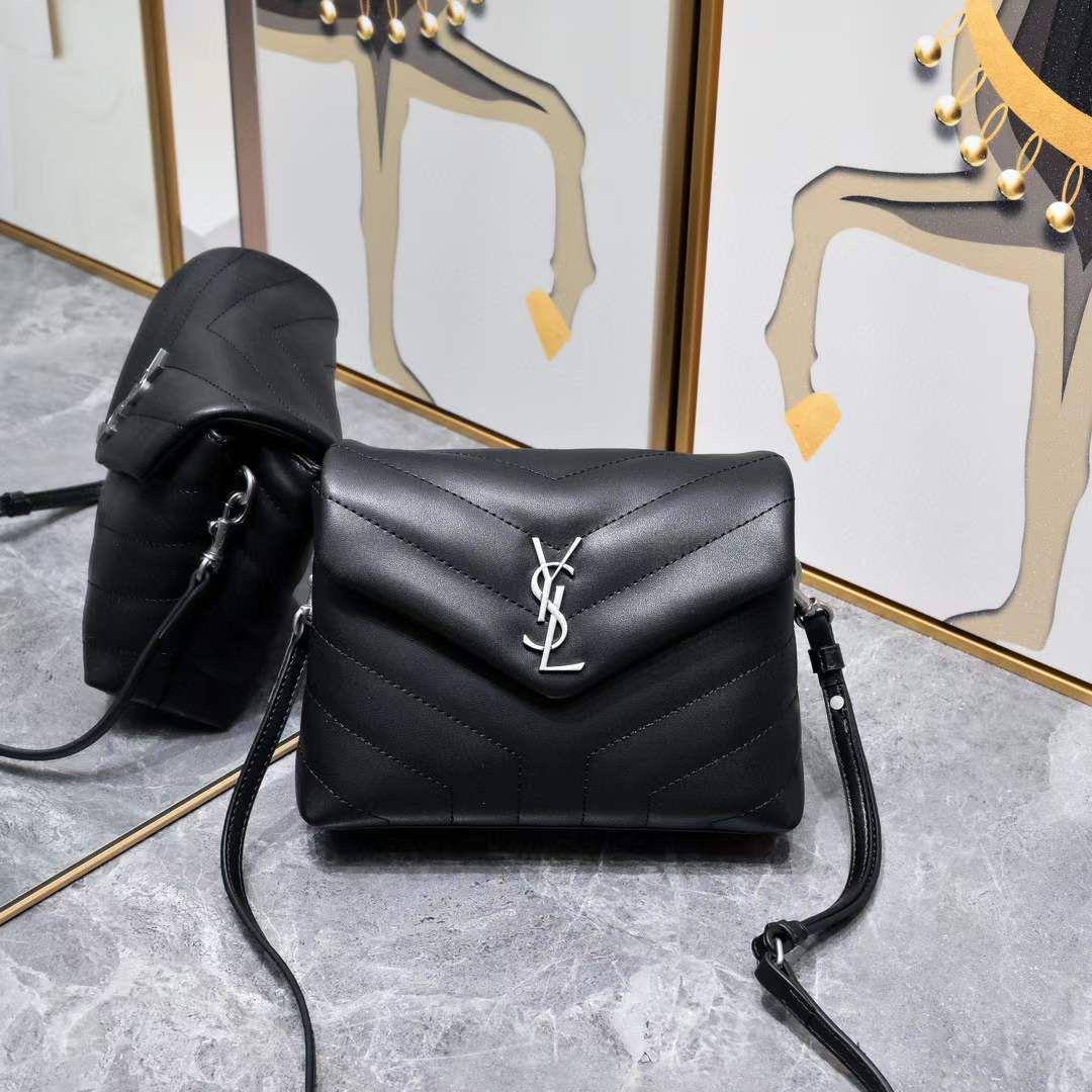Prada - YSL - Master Bags 👌
For Price 👇 WTSP Text Zain 0568585901

Zain142
♥️♥️♥️