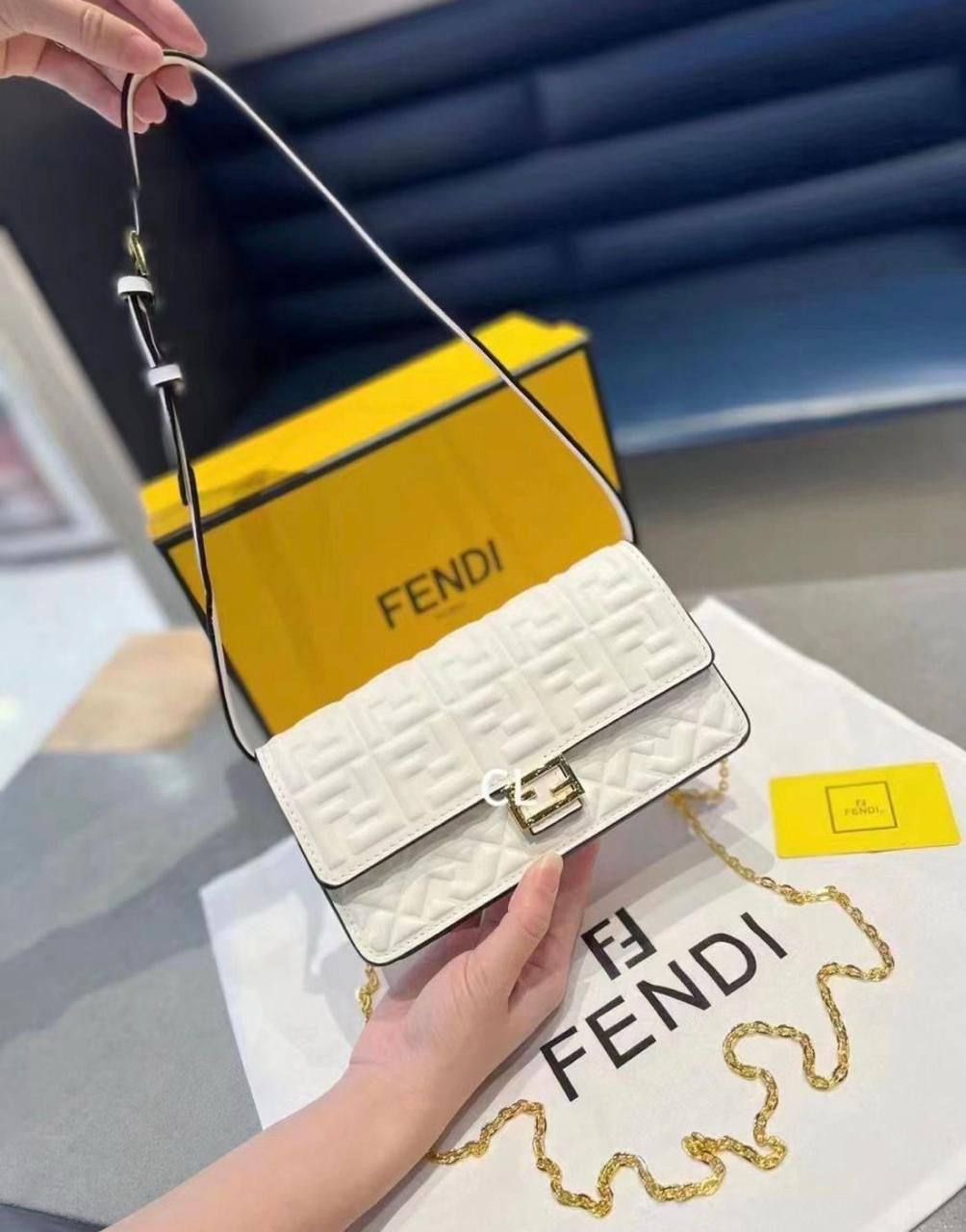 FENDI 

80 dhs❣️

with box
🎁🎁🎁

Zain90
♥️♥️♥️