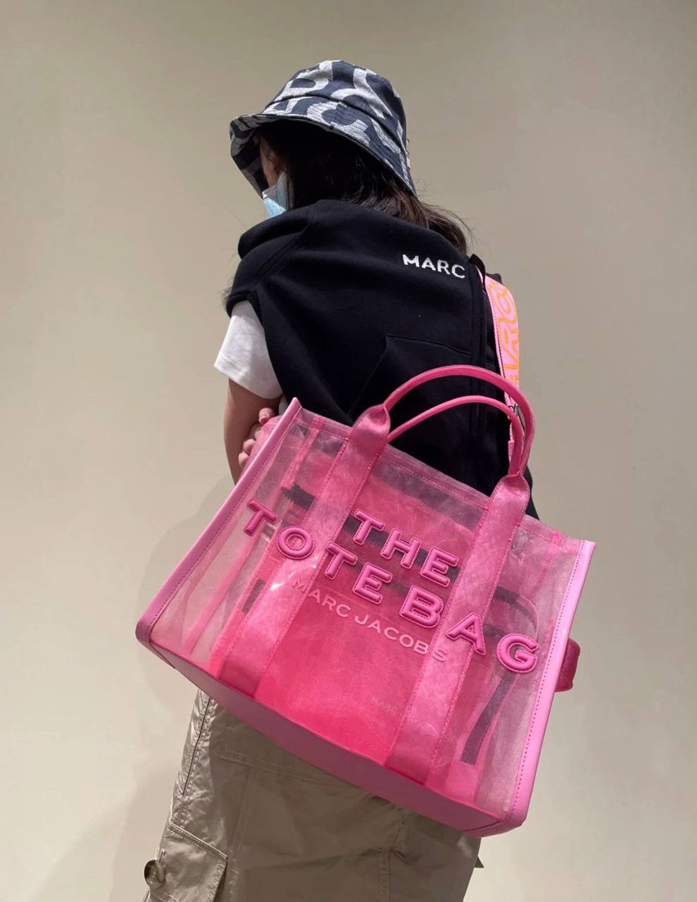MARC JACOBS
 THE TOTE BAG  
BEACH BAG
 HIGH QUALITY 
110 dhs💛

Zain295
♥️♥️♥️
