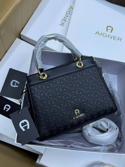 AIGNER 
Class A quality 
with box 
140 dhs💓

Zain175
♥️♥️♥️