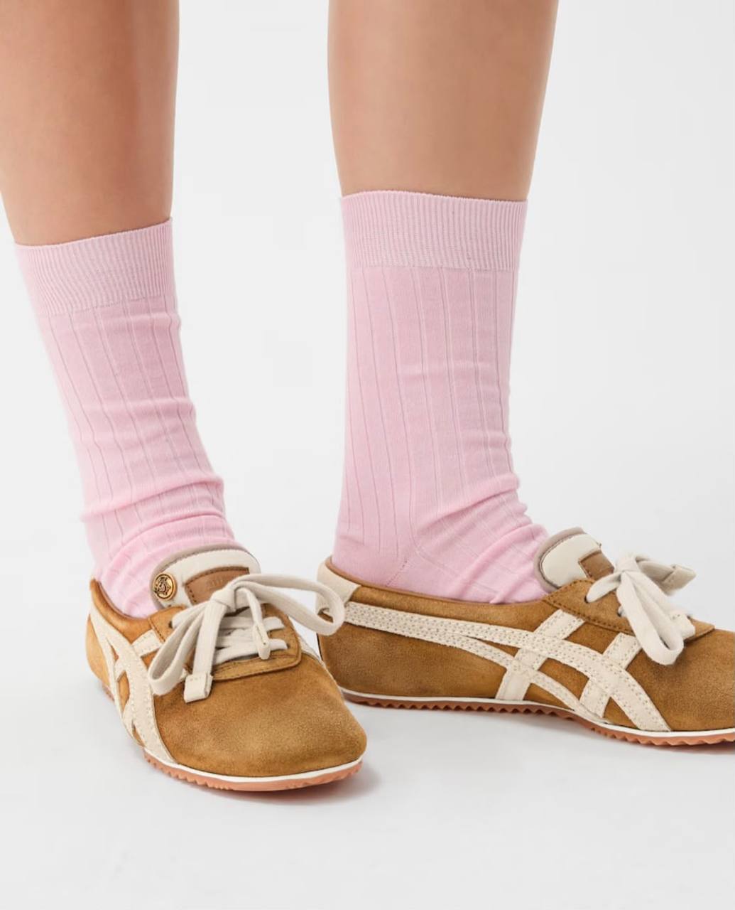 versace x onitsuka tiger
 , 36 to 40 , 

210 dhs

Zain196