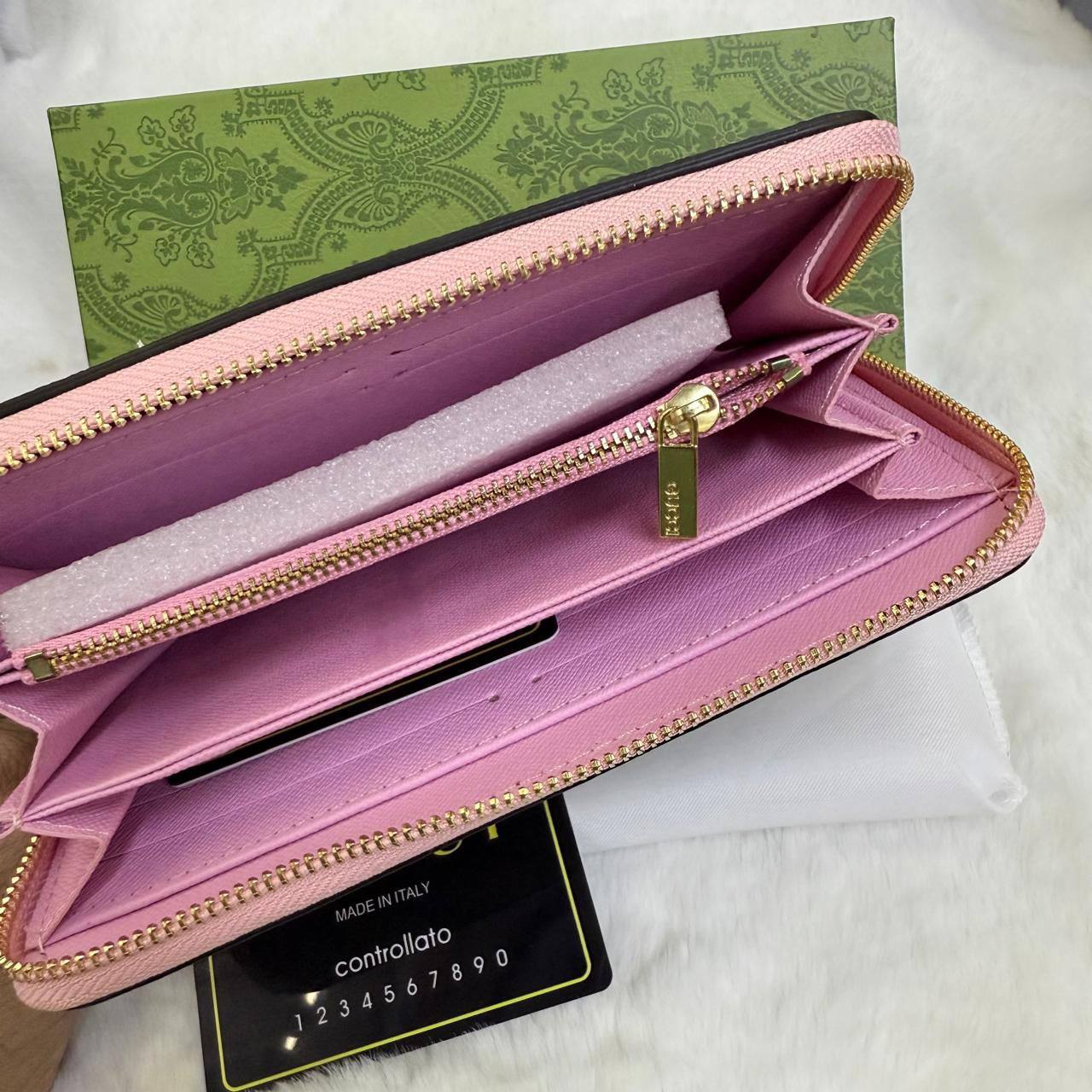 WALLETS
GOOD QUALITY
35 DHS✅

Zain40
♥️♥️♥️