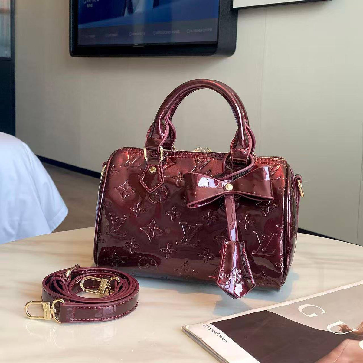 LV
Size 30cm
230 dhs🪙🖤

Zain189
♥️♥️♥️