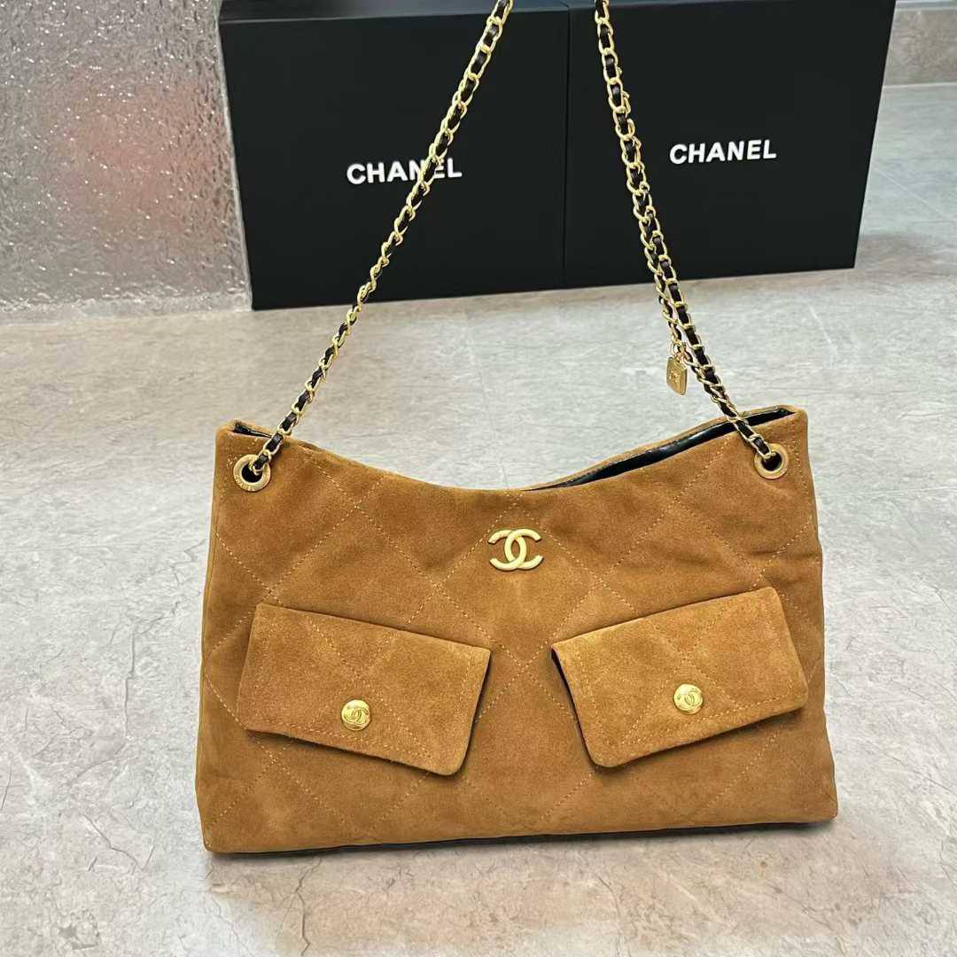 Chanel Master
350 dhs🪙💚

Zain10
♥️♥️♥️