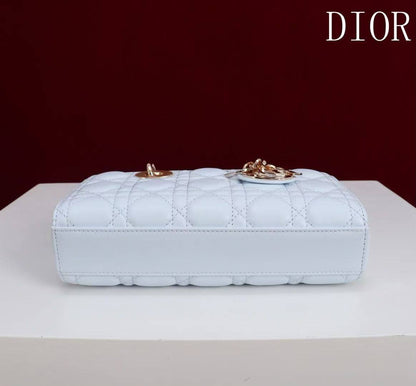 Dior D-joy✅
*Size 22 cm*
For Price 👇 WhatsApp✅
0568585901 
0507557372
0552275751 Owner Zain 👌

Zain274
♥️♥️♥️