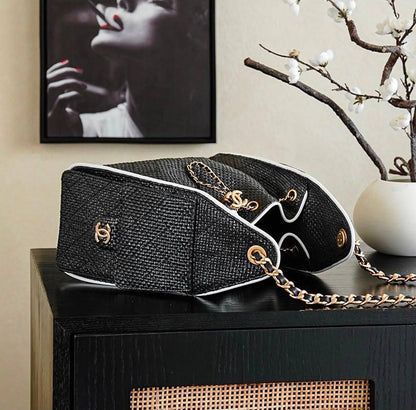 CHANEL 

RESTOCK 
HIGH QUALITY 

BIG SIZE 
125 dhs🇦🇪🇦🇪

25cm

Zain295
Zain39
♥️♥️♥️