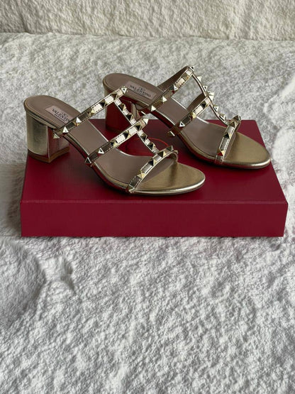 Valentino
SuperMaster Quality 💯
450 dhs🌺
Size:36-41💥

Zain171
♥️♥️♥️