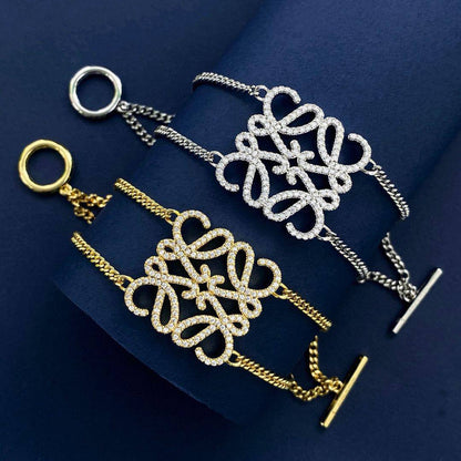 Loewe  💐
Necklace 
Earrings 
Bracelet 
Master Quality 💎

*130* AED normal box 📦

Zain48
♥️♥️♥️