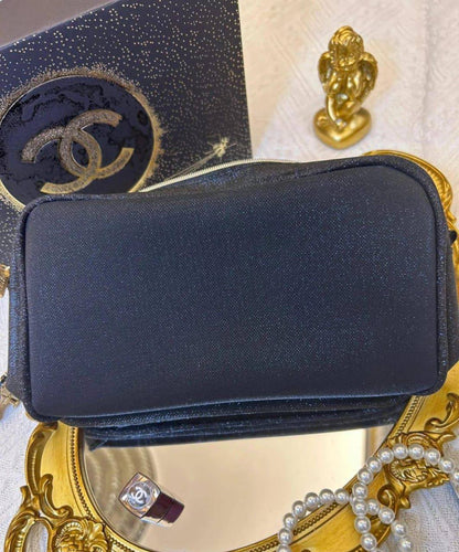 Chanel
90 dhs✅
SIZE：22cm

Zain07
♥️♥️♥️